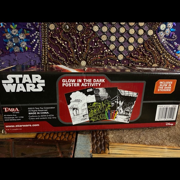NWT Star Wars Glow in the Dark Poster Activity Set - Picture 2 of 2